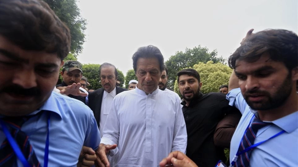 Πακιστάν: Η Βουλή εξέλεξε νέο πρωθυπουργό τον Ίμραν Χαν